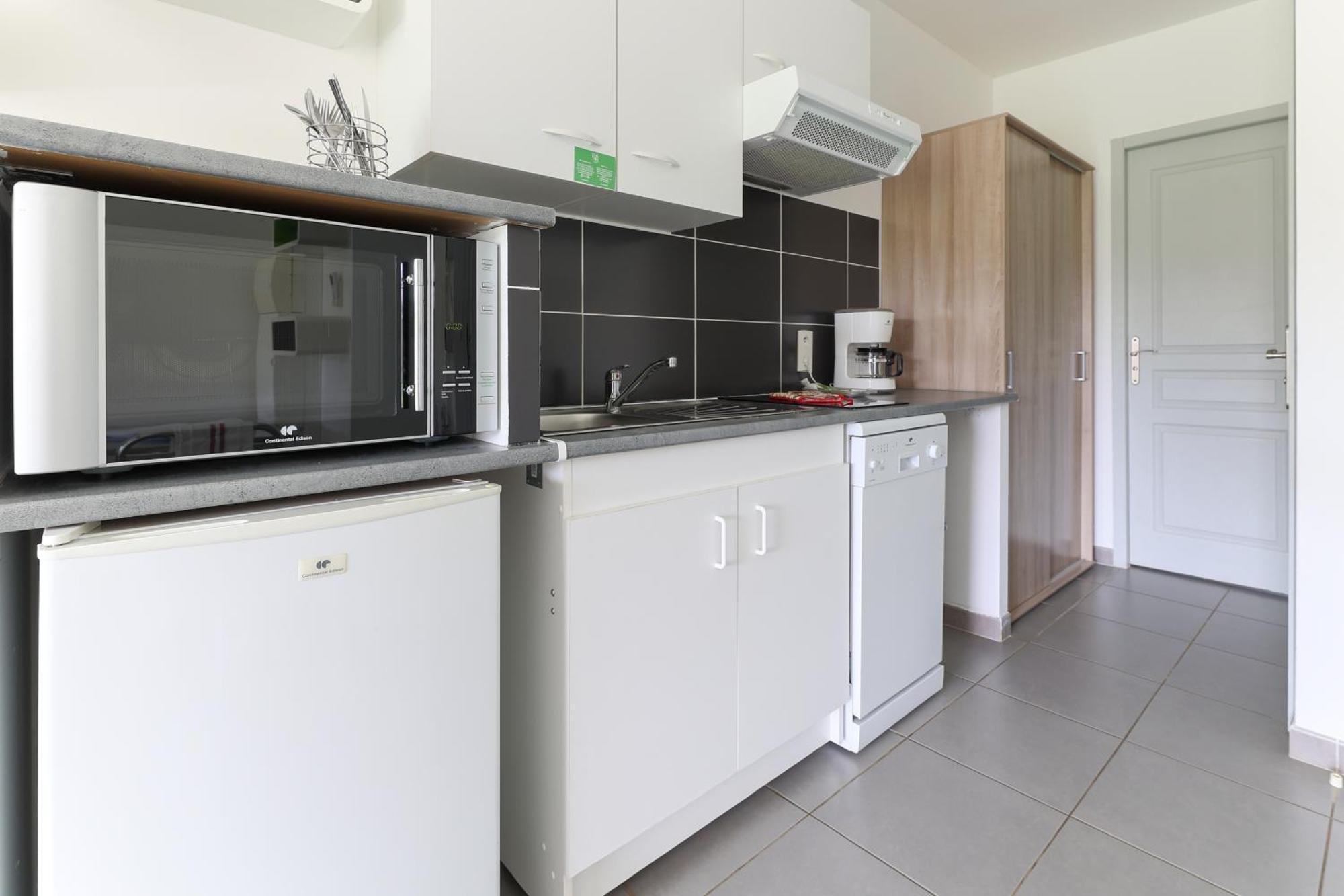 Park & Suites Village Gorges De L'Herault-Cevennes Brissac ภายนอก รูปภาพ