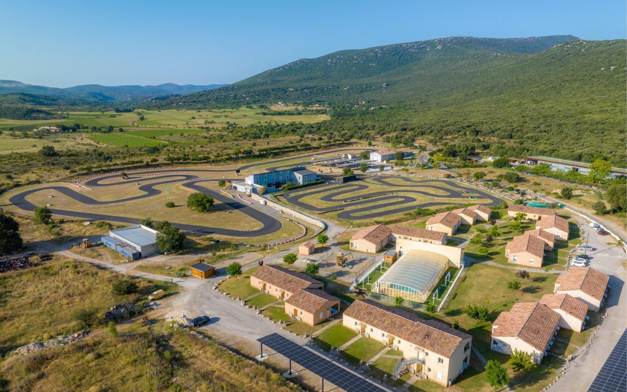 Park & Suites Village Gorges De L'Herault-Cevennes Brissac ภายนอก รูปภาพ